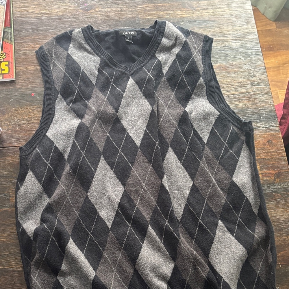 Apt. 9 Black and Gray Argyle Sweater Vest